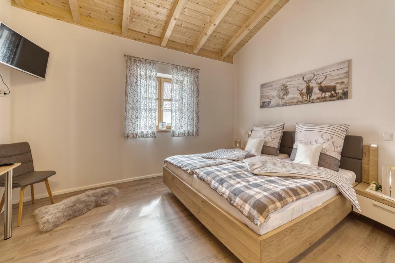 Pension Und Ferienchalets Zum Lebzelter Фрайунг Экстерьер фото